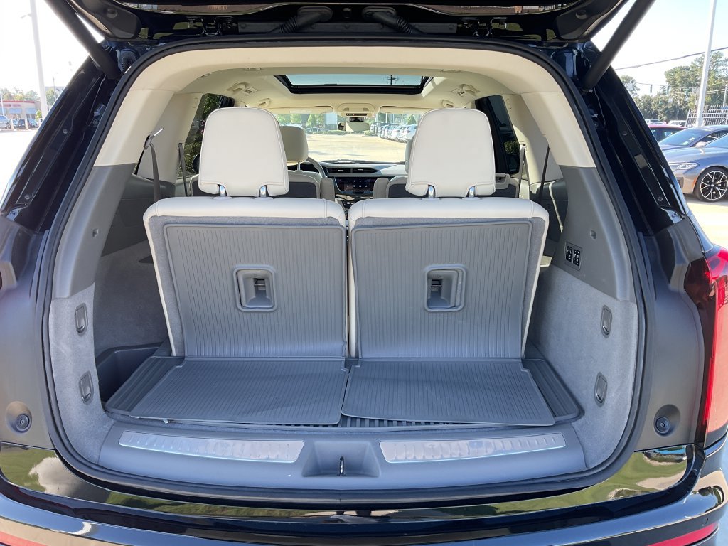 Used 2023 Cadillac XT6 Premium Luxury w/ LPO, Floor Liner Package AWD/4WD image 10
