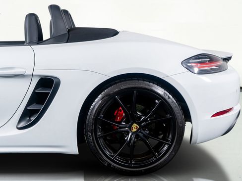 Used 2022 Porsche 718 Boxster S image 18