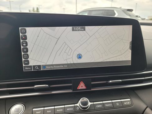 Used 2024 Hyundai Elantra SEL FWD image 11