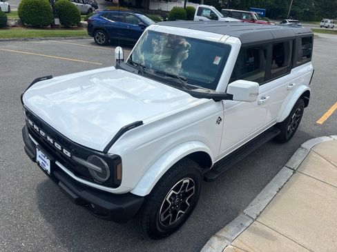 Used 2024 Ford Bronco Outer Banks AWD/4WD image 7