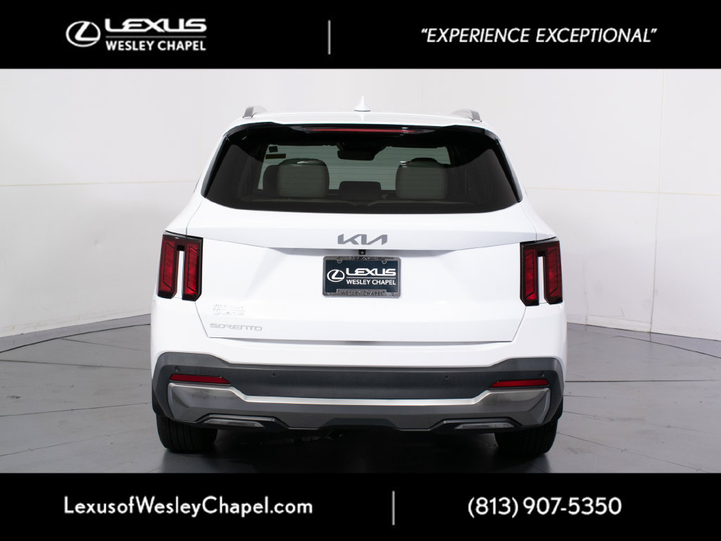 Used 2025 Kia Sorento S FWD image 5