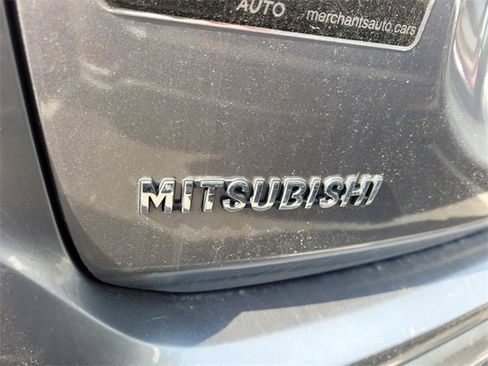 Used 2019 Mitsubishi Outlander SE image 5