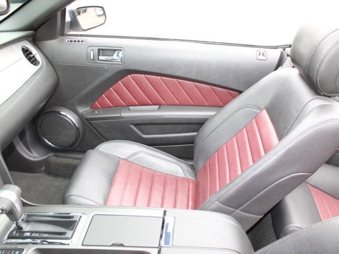 Used 2012 Ford Mustang Premium image 22