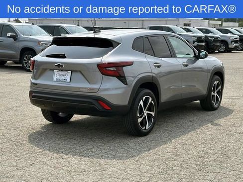 Certified 2024 Chevrolet Trax RS w/ Driver Confidence Package FWD image 7