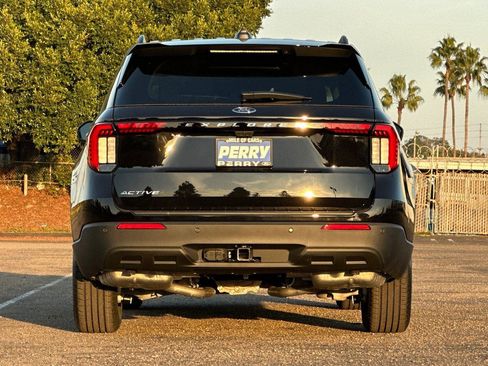 New 2026 Ford Explorer Active image 5