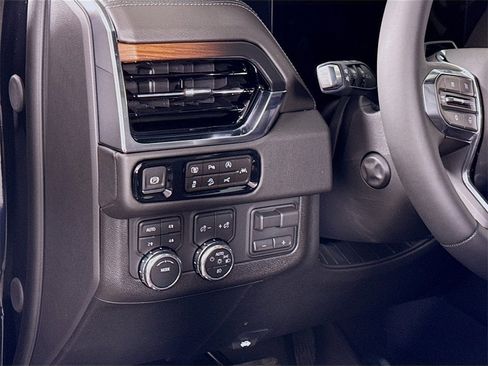 New 2026 GMC Yukon XL Denali w/ Denali Reserve Package image 5