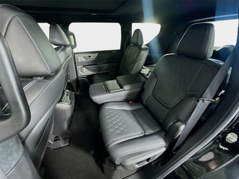 Used 2026 INFINITI QX80 Autograph w/ Premium Cargo Package AWD/4WD image 24