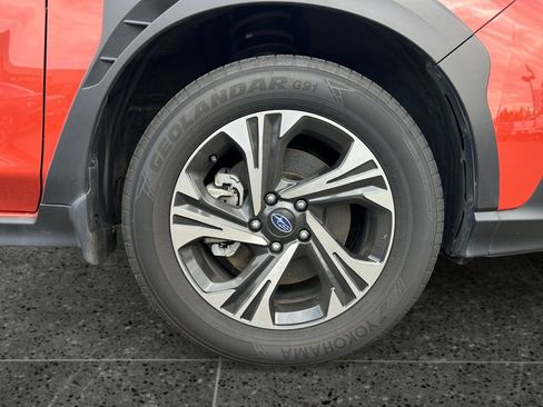 Used 2024 Subaru Crosstrek 2.0i Premium w/ Crosstrek Mirror Package AWD/4WD image 9