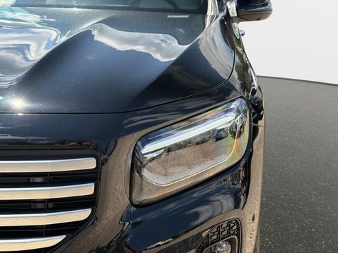 Used 2026 Mercedes-Benz GLB 250 image 9