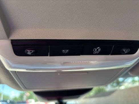 Used 2024 Nissan Sentra SV FWD image 27