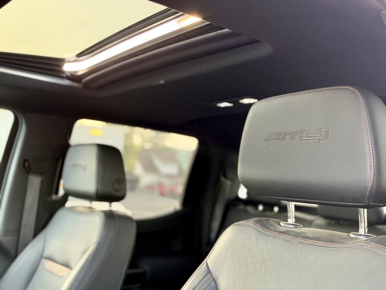 Used 2021 GMC Sierra 1500 AT4 w/ Technology Package AWD/4WD image 9