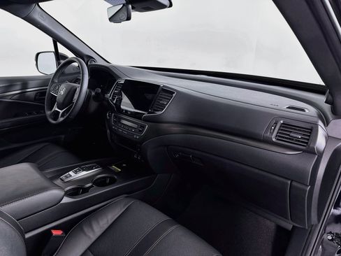 Certified 2024 Honda Passport TrailSport image 30