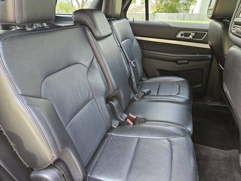 Used 2017 Ford Explorer XLT w/ Equipment Group 202A image 16