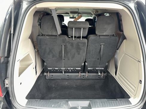 Used 2016 Dodge Grand Caravan SE w/ Quick Order Package 29E SE image 9