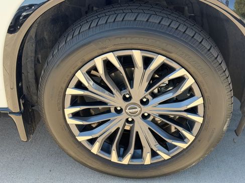 Certified 2024 Nissan Rogue Platinum FWD image 10