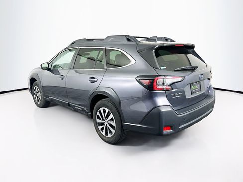 Used 2025 Subaru Outback Premium image 5