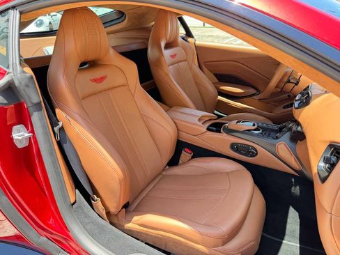 Used 2023 Aston Martin V8 Vantage Coupe RWD image 45