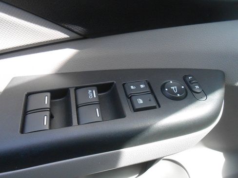 Used 2012 Honda CR-V LX image 15
