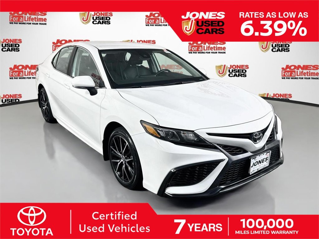 Certified 2024 Toyota Camry SE FWD image 1