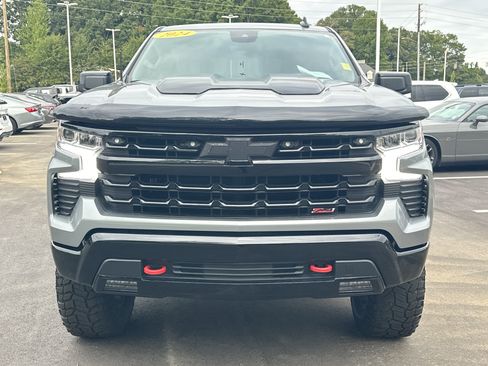 Used 2024 Chevrolet Silverado 1500 LT Trail Boss w/ Convenience Package II AWD/4WD image 3