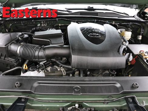 Used 2022 Toyota Tacoma TRD Sport AWD/4WD image 7