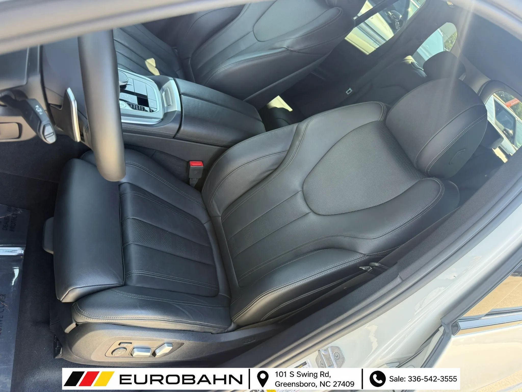 Used 2022 BMW X5 xDrive40i w/ M Sport Package AWD/4WD image 8
