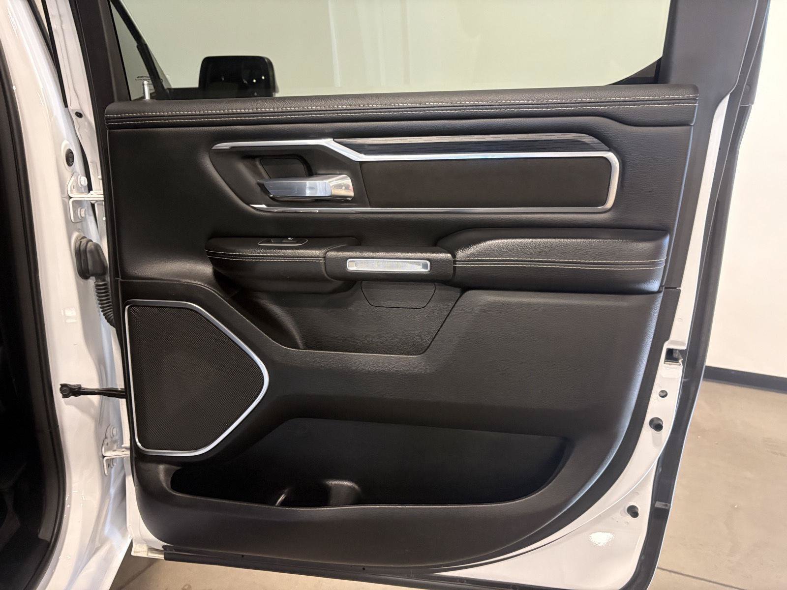 Used 2024 RAM 1500 Laramie AWD/4WD image 52