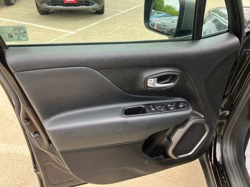 Certified 2019 Jeep Renegade Limited AWD/4WD image 10