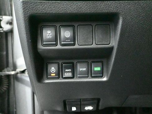 Used 2021 Nissan Rogue Sport SV image 31