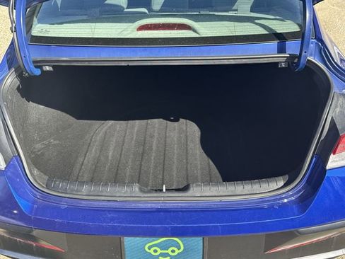 Used 2025 Hyundai Elantra SEL image 28