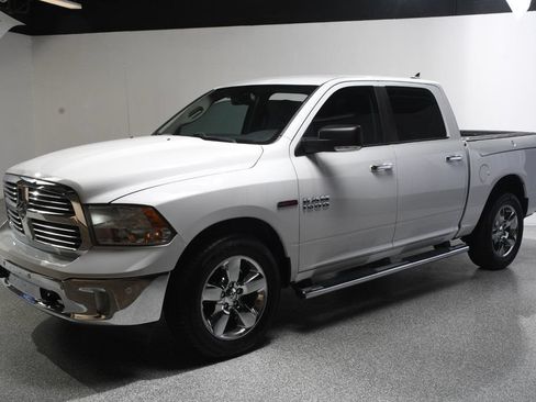Used 2016 RAM 1500 Lone Star AWD/4WD image 2