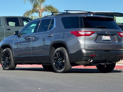 Used 2020 Chevrolet Traverse LT w/ LPO, Blackout Package image 7
