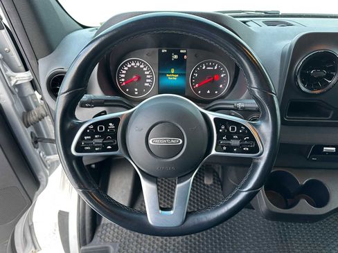 Used 2021 Freightliner Sprinter 2500 image 23