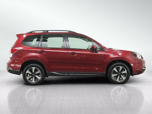 Used 2017 Subaru Forester 2.5i Premium AWD/4WD image 6