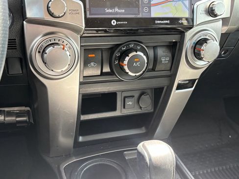 Used 2022 Toyota 4Runner SR5 Premium w/ Moonroof Package RWD image 12