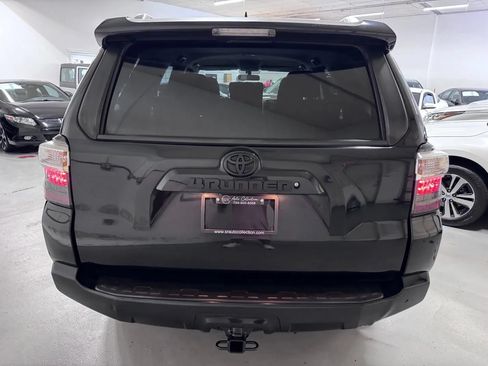 Used 2015 Toyota 4Runner SR5 RWD image 4