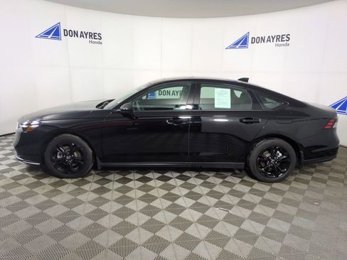 Certified 2025 Honda Accord SE image 5