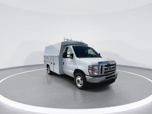 New 2025 Ford E-350 and Econoline 350 Super Duty w/ Power Equipment Group RWD image 2