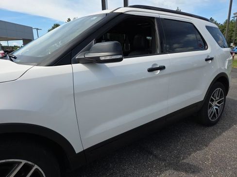 Used 2018 Ford Explorer Sport AWD/4WD image 38