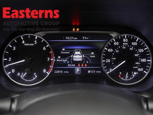 Used 2023 Nissan Sentra SR w/ SR Premium Package FWD image 18