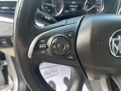 Used 2019 Buick Enclave Essence image 13