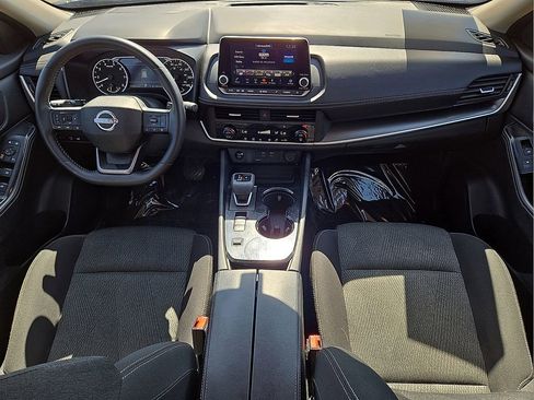 Used 2025 Nissan Rogue SV image 16