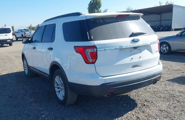 Used 2017 Ford Explorer 4WD image 2