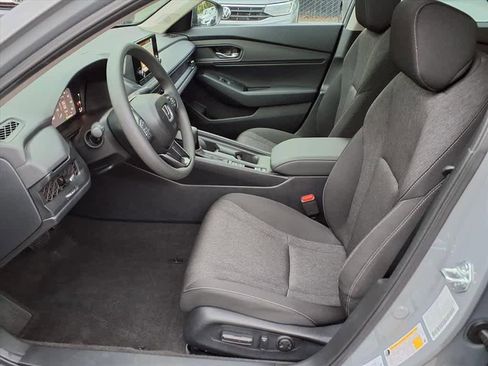 Certified 2025 Honda Accord SE image 15