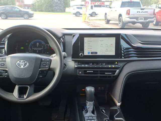 Used 2025 Toyota Camry LE FWD image 12