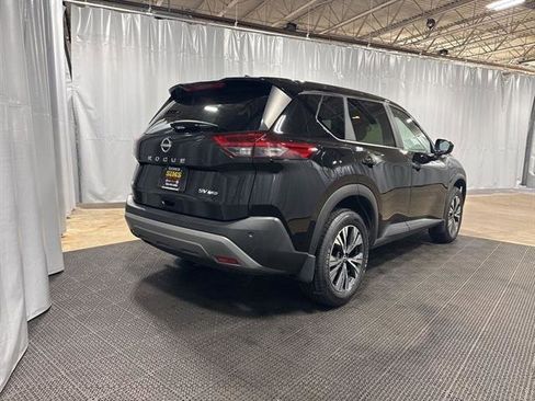Used 2023 Nissan Rogue SV image 8