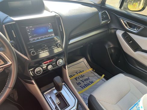 Used 2020 Subaru Forester Premium image 12