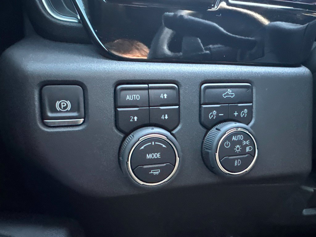 Used 2025 Chevrolet Silverado 1500 LT Trail Boss w/ Convenience Package II AWD/4WD image 30