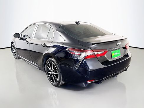 Used 2021 Toyota Camry SE image 7