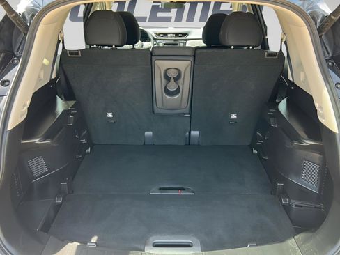 Used 2020 Nissan Rogue SV AWD/4WD image 24